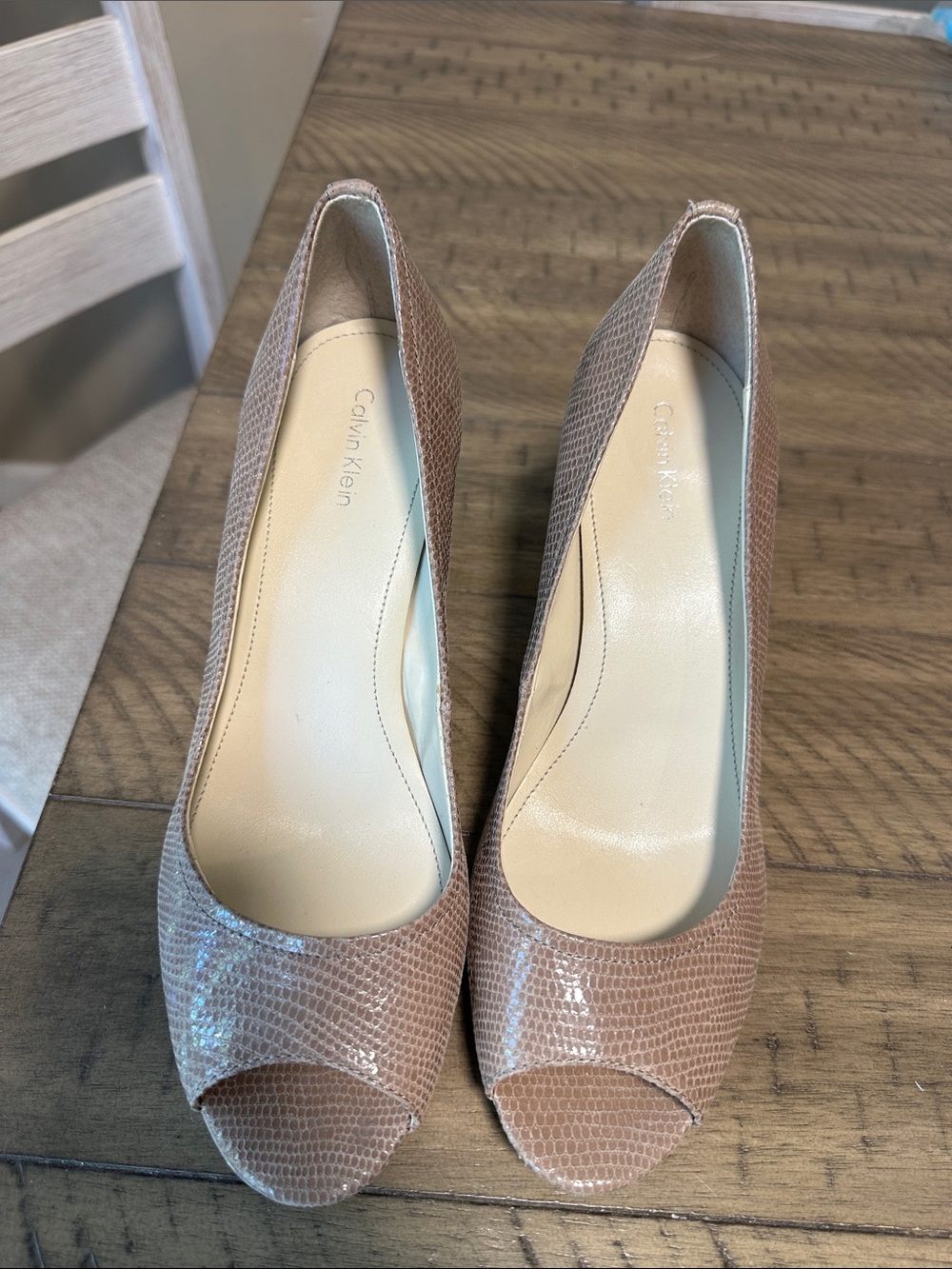 Calvin Klein Womens Blush Peep-Toe Pumps